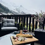 Vu Mont Blanc Parking Terrasse Апартаменты *