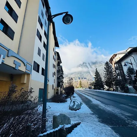 Vu Mont Blanc Parking Terrasse Шамони